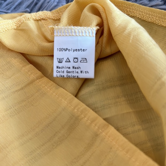 Women’s yellow blouse. Size M - Picture 7 of 8